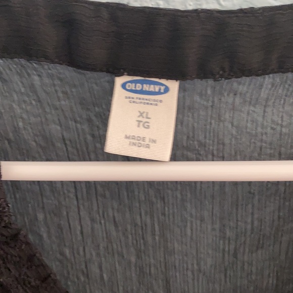 Old navy black see through Blouse - Picture 3 of 3